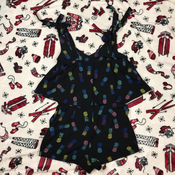c & e pineapple romper with pockets - Picture 4 of 8